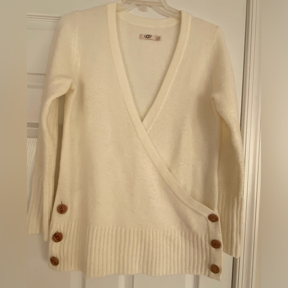 UGG Super Soft, Super warm, wrap sweater